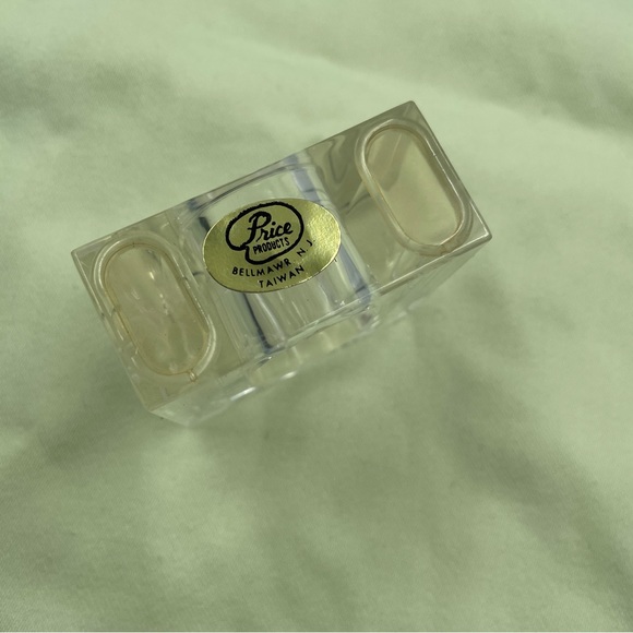 Vintage Acrylic Salt and Pepper Napkin Rings - Picture 6 of 8